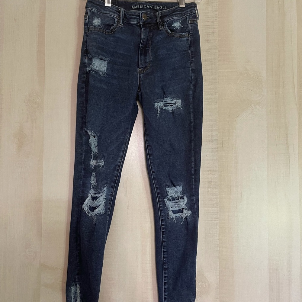AE distressed super high rise jeggings, size 6